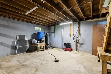 211 Dinsmore Road Sidney ME 04330