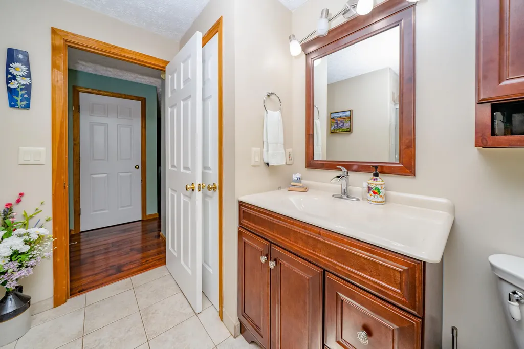 67 Plummer Road Palermo ME 04354