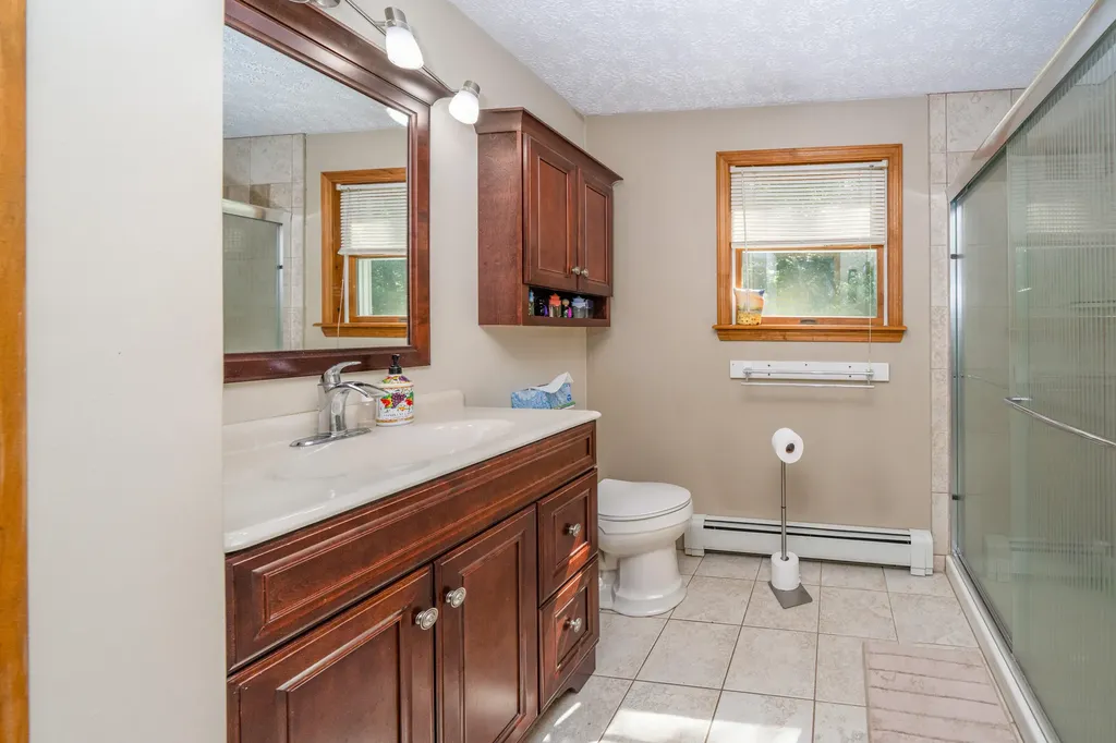 67 Plummer Road Palermo ME 04354