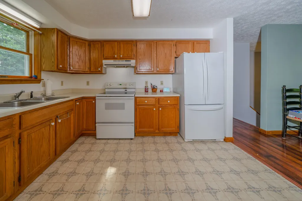 67 Plummer Road Palermo ME 04354