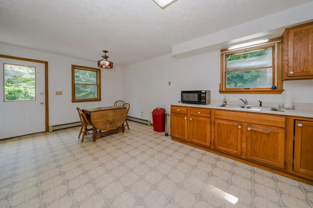 67 Plummer Road Palermo ME 04354