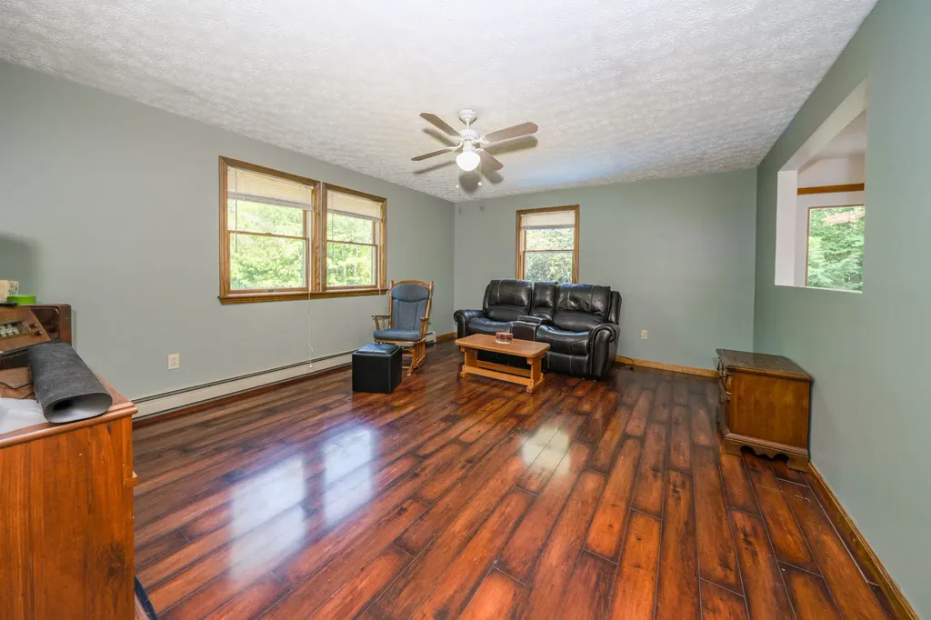 67 Plummer Road Palermo ME 04354