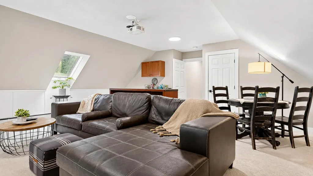 20 Kimberley Circle Brunswick ME 04011