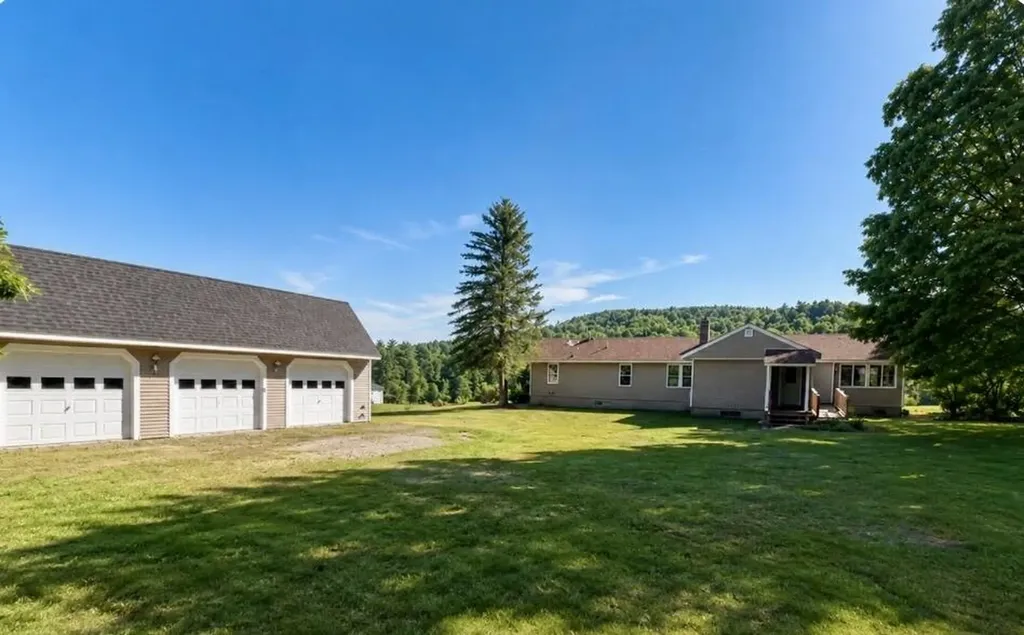 34 Cricket Lane Sebago ME 04029