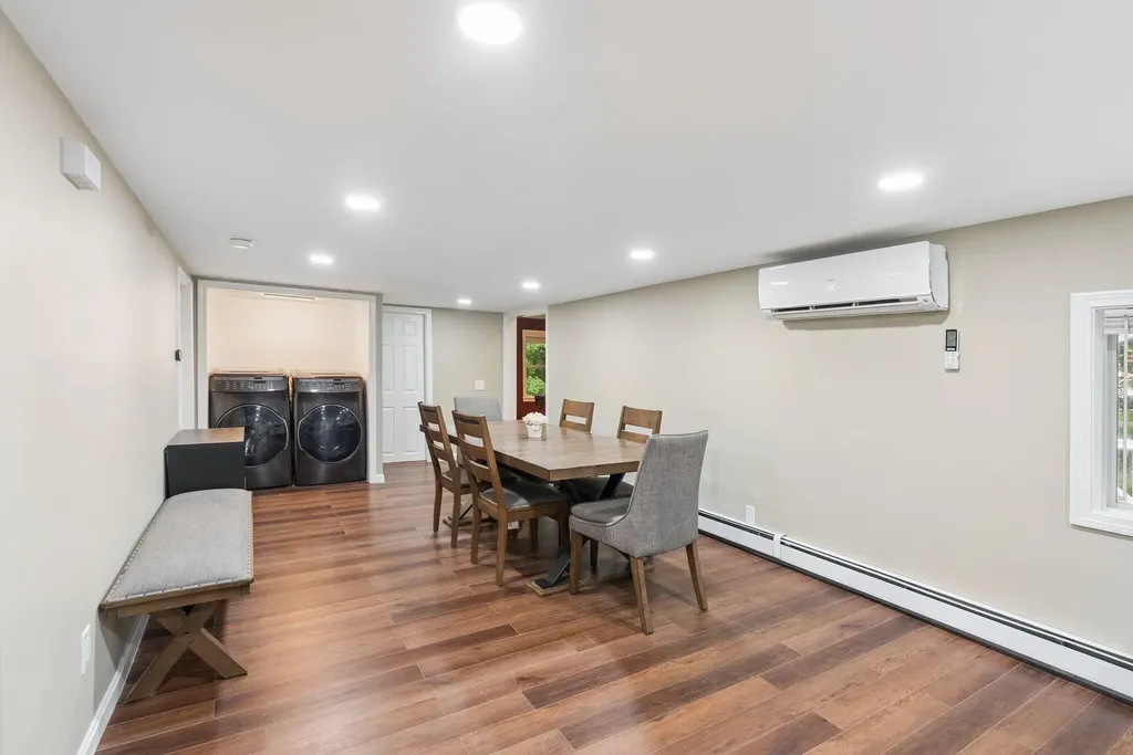386 Gorham Road Scarborough ME 04074