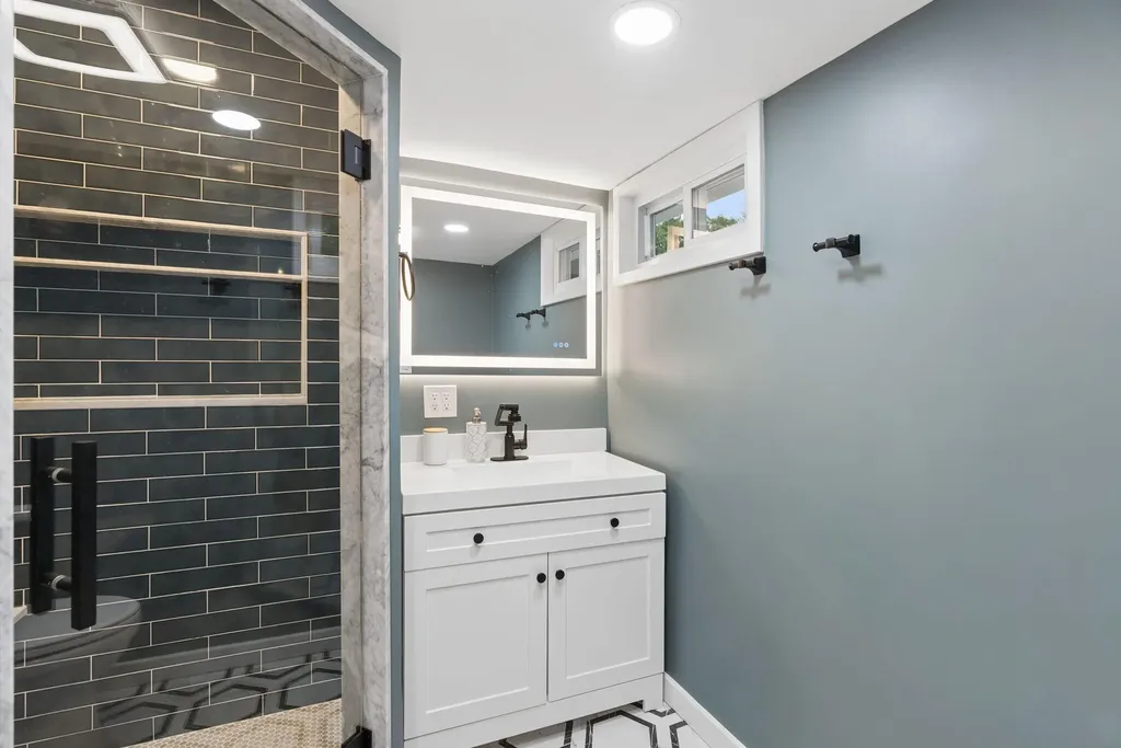 386 Gorham Road Scarborough ME 04074