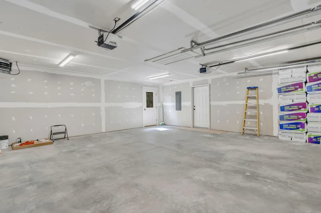5 Oldham Road Saint Albans ME 04971