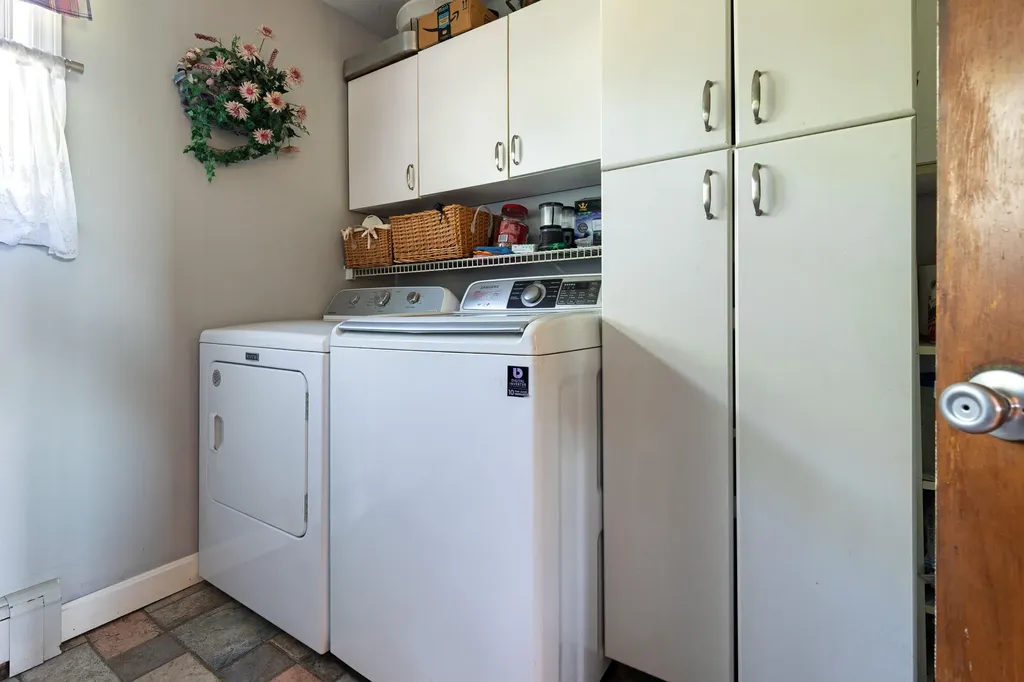 217 W Old County Road Newcastle ME 04553