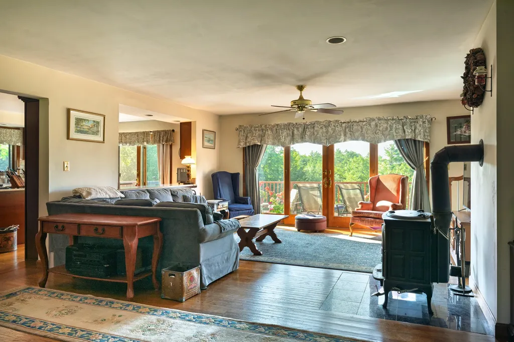 217 W Old County Road Newcastle ME 04553