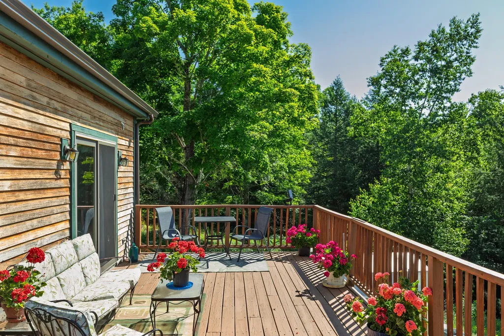 217 W Old County Road Newcastle ME 04553