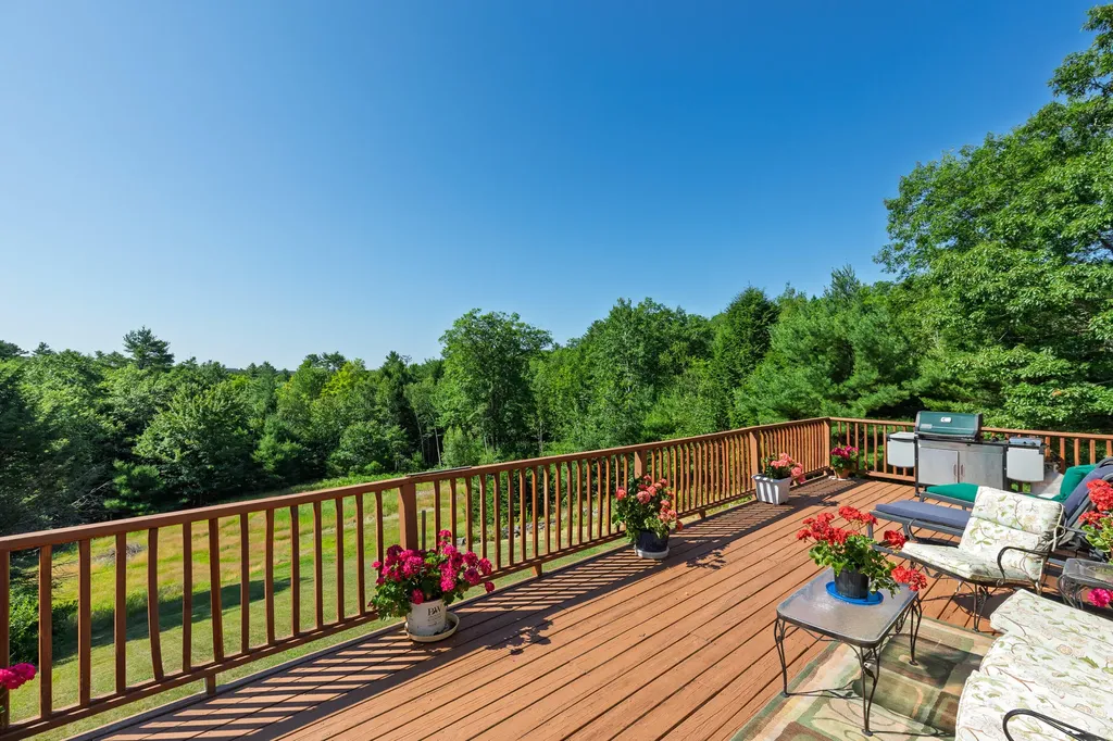 217 W Old County Road Newcastle ME 04553