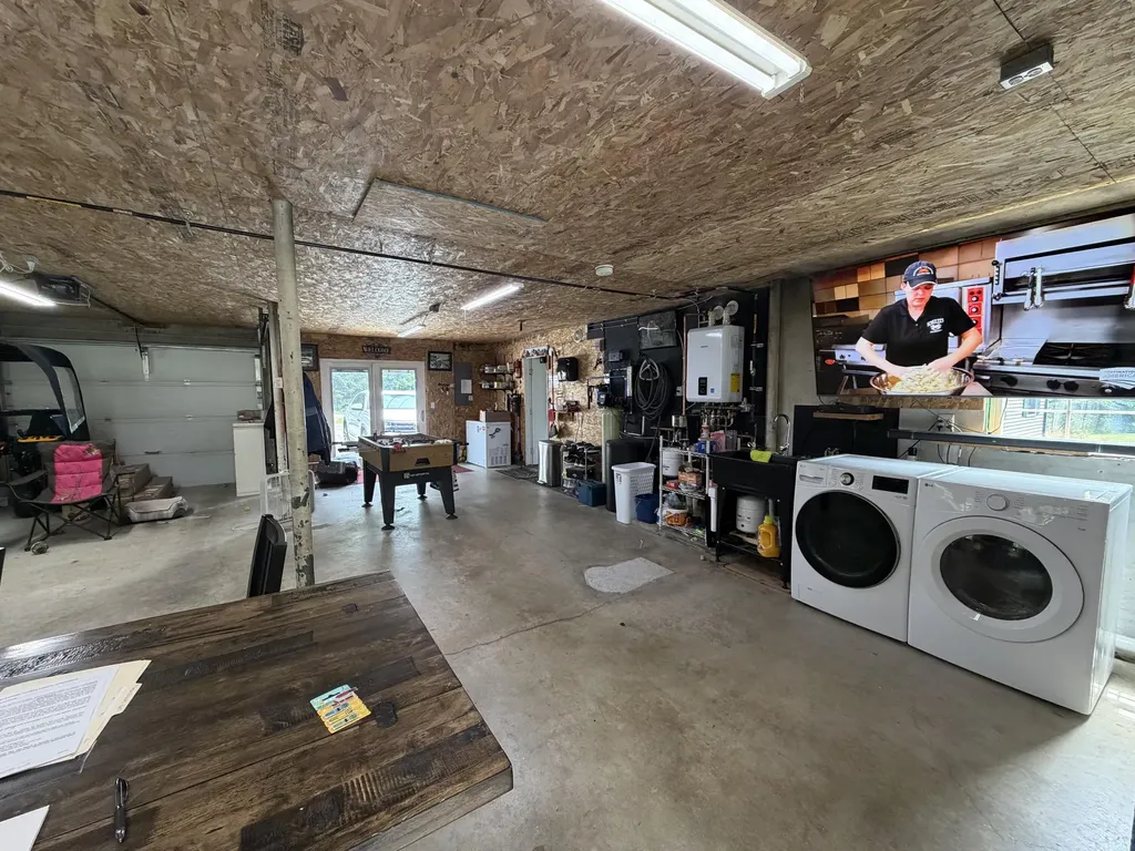 119 Avenue Road Wales ME 04280