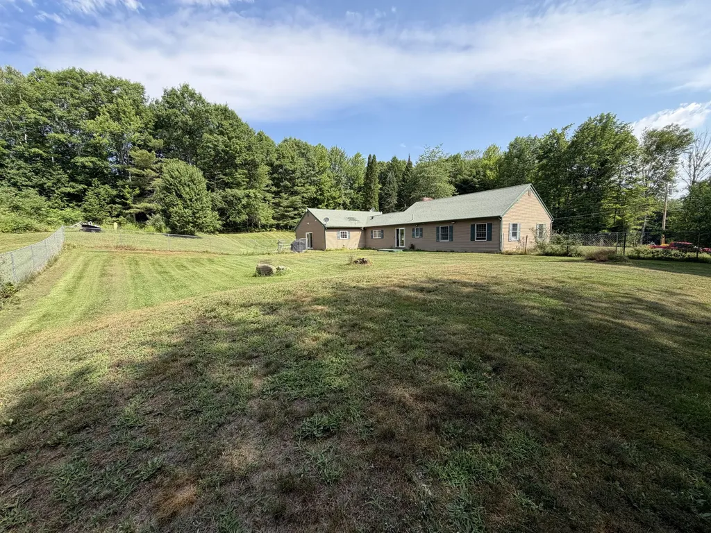 119 Avenue Road Wales ME 04280