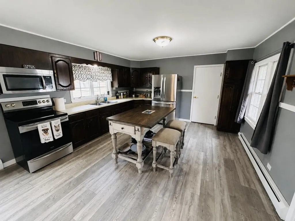 119 Avenue Road Wales ME 04280