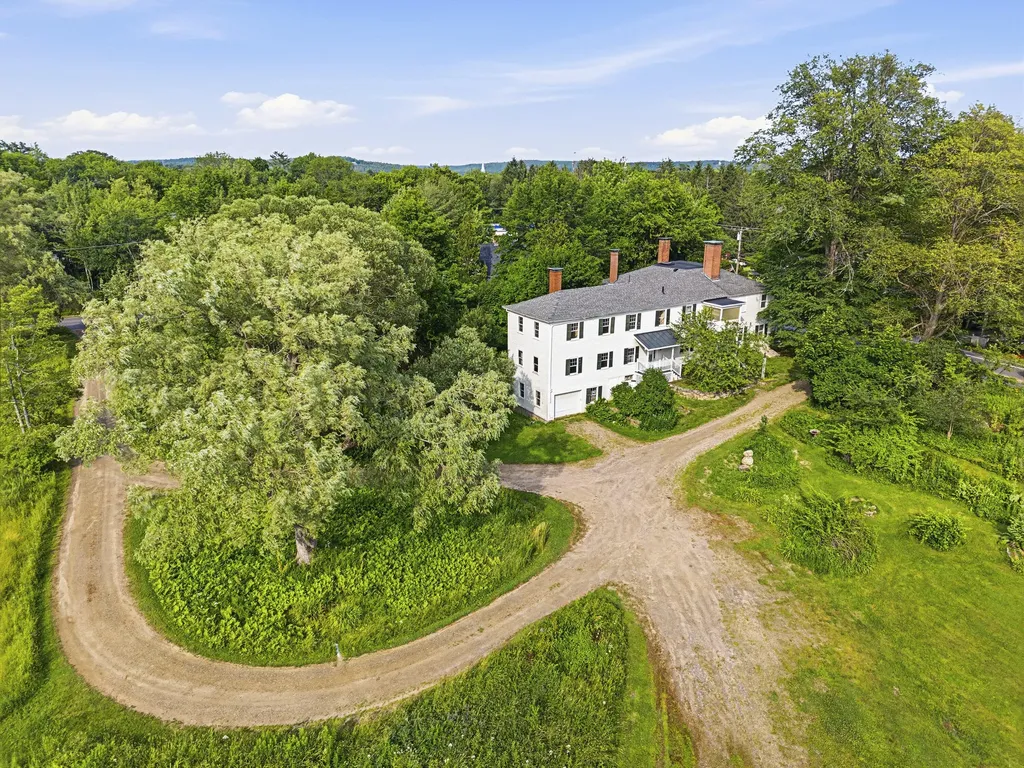 83 Bath Road Wiscasset ME 04578