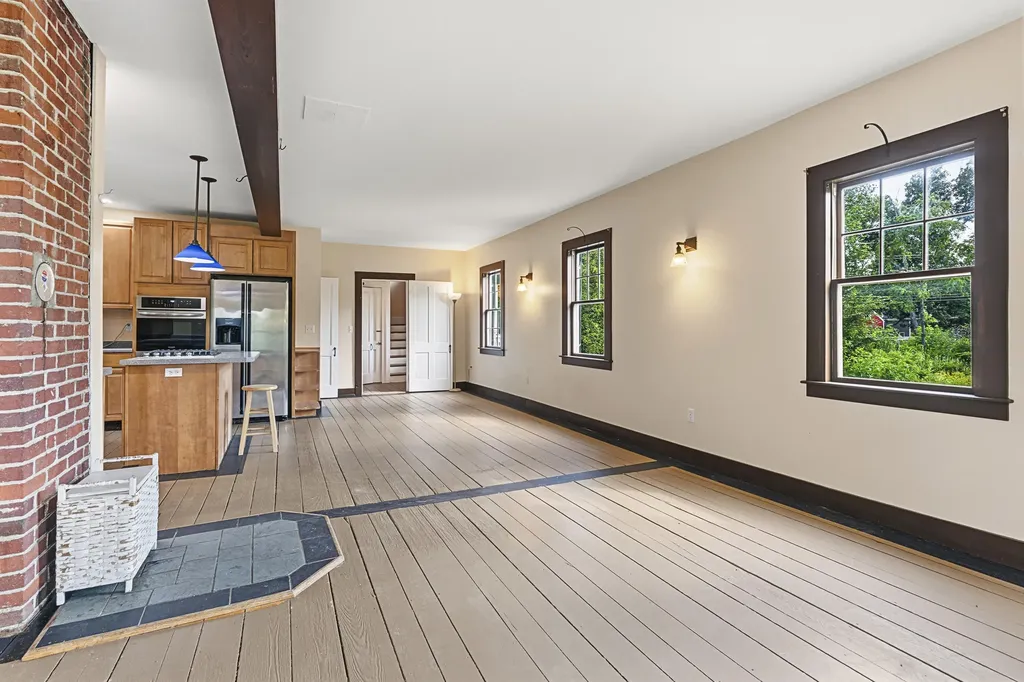 83 Bath Road Wiscasset ME 04578
