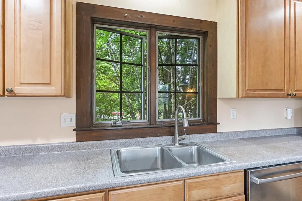 83 Bath Road Wiscasset ME 04578