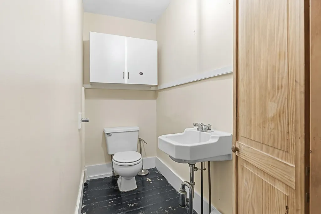 83 Bath Road Wiscasset ME 04578