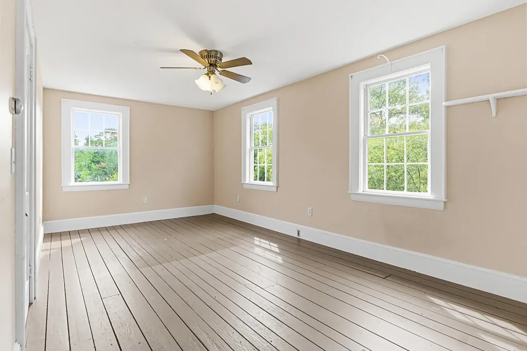 83 Bath Road Wiscasset ME 04578