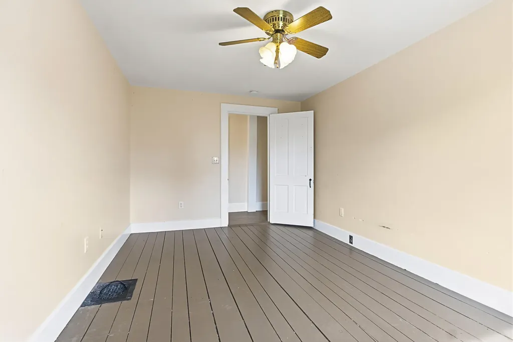 83 Bath Road Wiscasset ME 04578