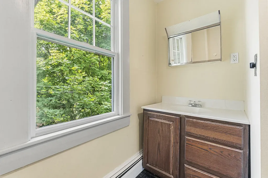 83 Bath Road Wiscasset ME 04578