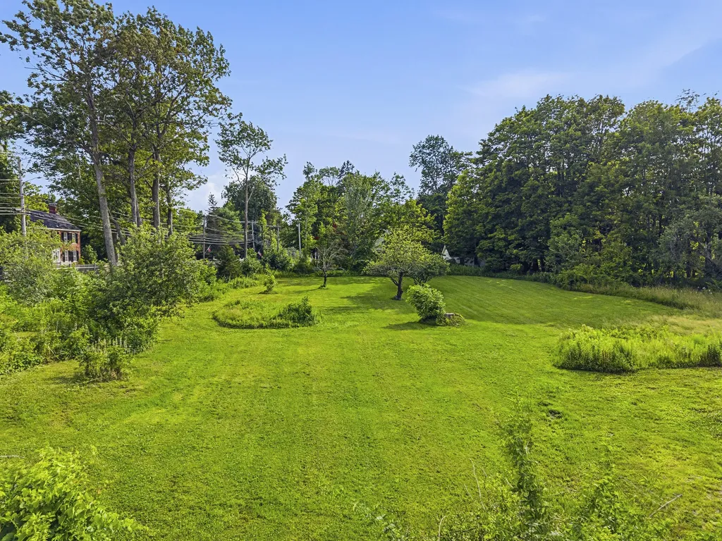 83 Bath Road Wiscasset ME 04578