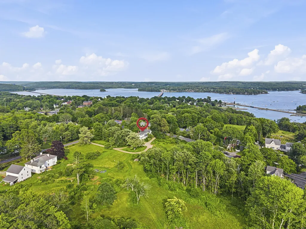 83 Bath Road Wiscasset ME 04578