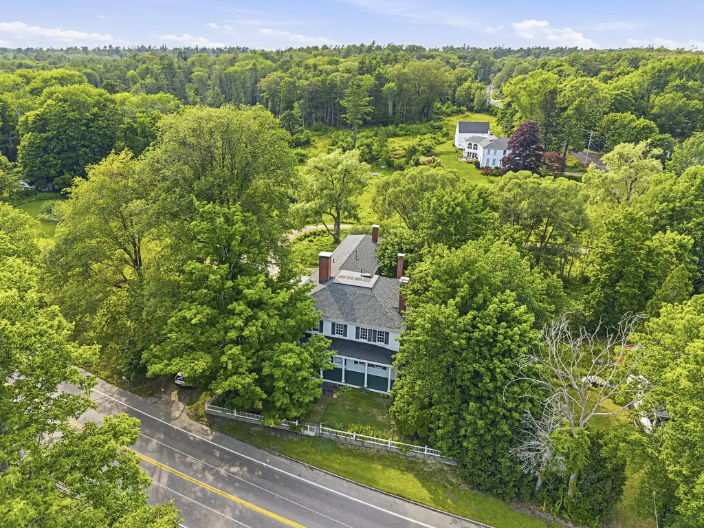 83 Bath Road Wiscasset ME 04578