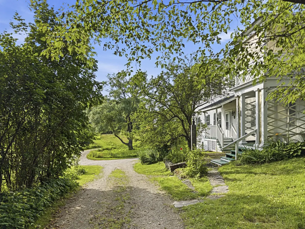 83 Bath Road Wiscasset ME 04578
