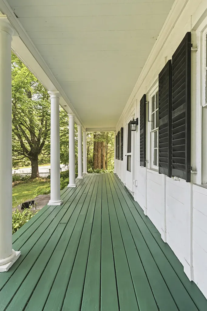 83 Bath Road Wiscasset ME 04578