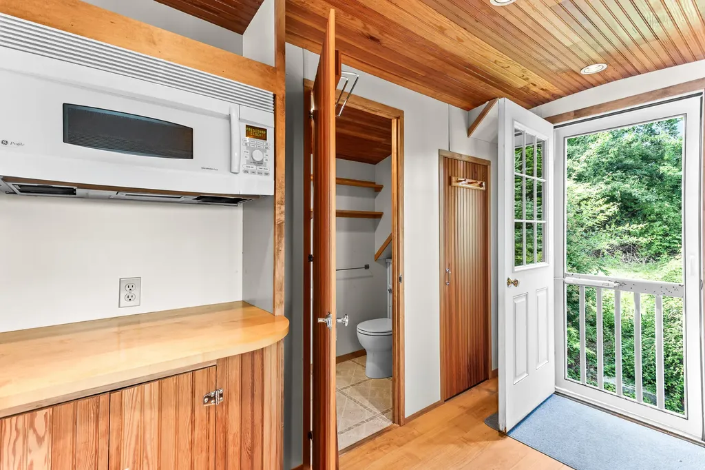 94 Water Street Castine ME 04421
