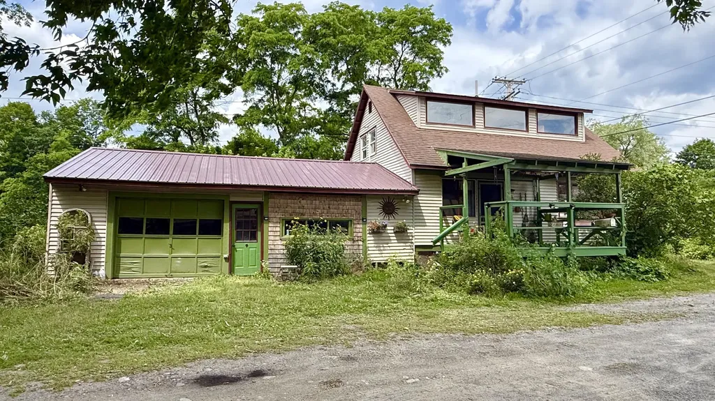 69 Liberty Street Dexter ME 04930