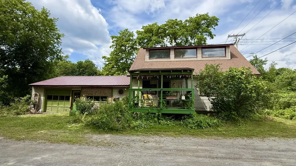 69 Liberty Street Dexter ME 04930