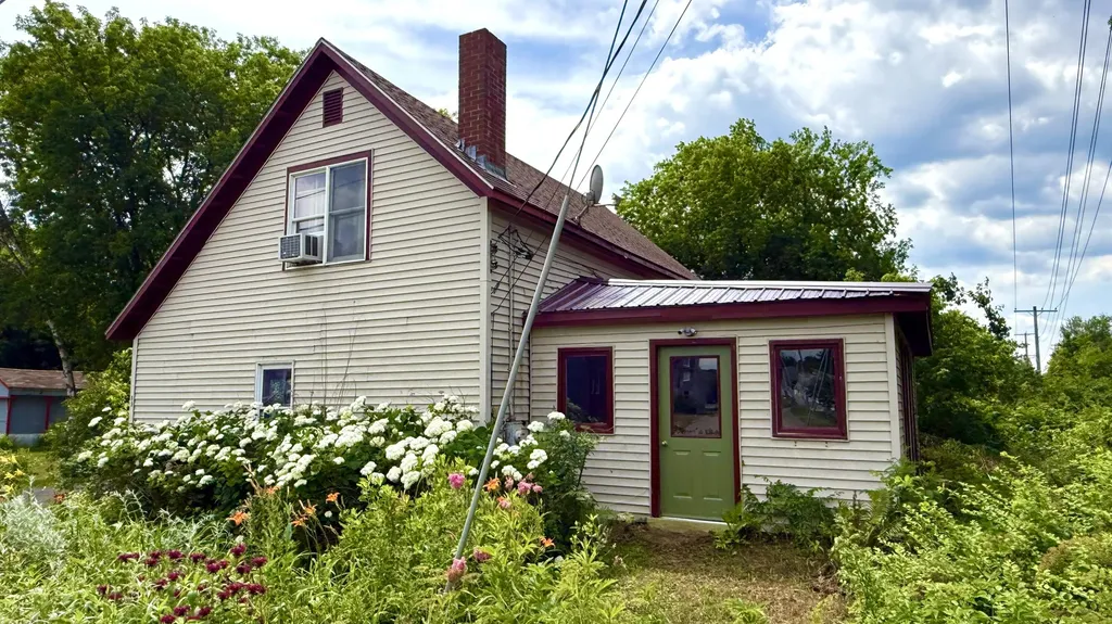 69 Liberty Street Dexter ME 04930
