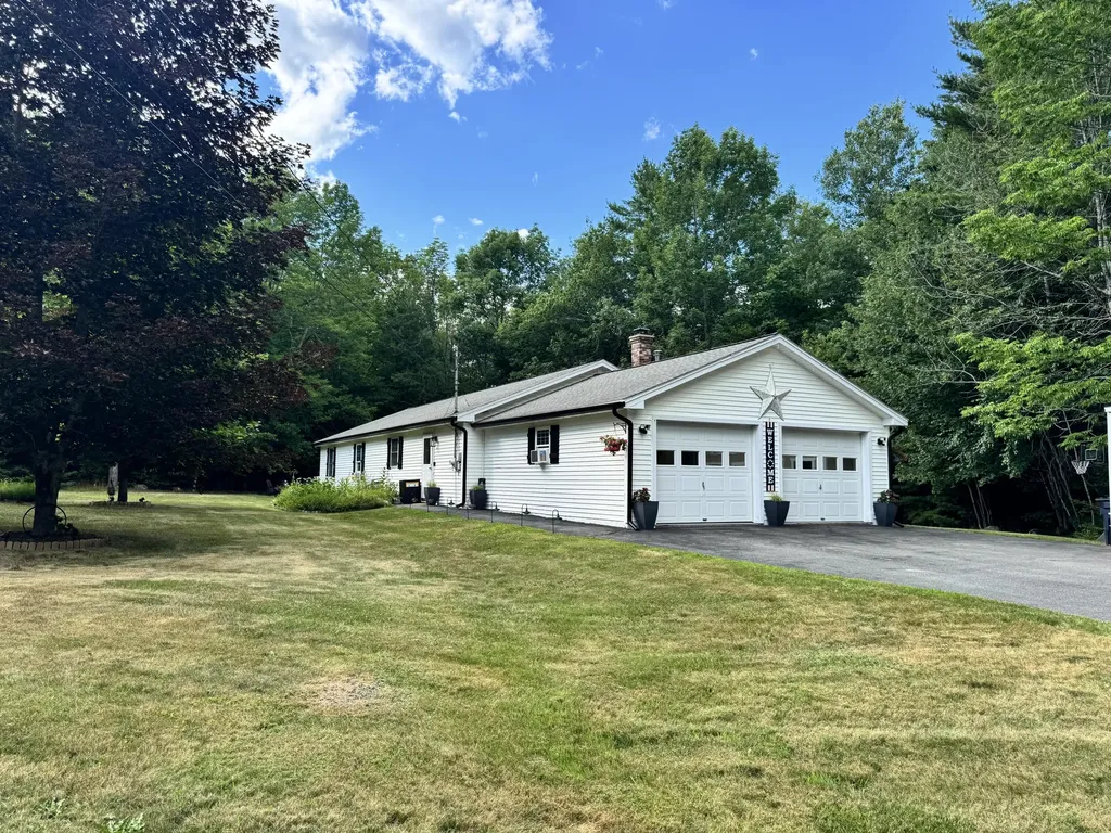 692 Irish Road Levant ME 04456