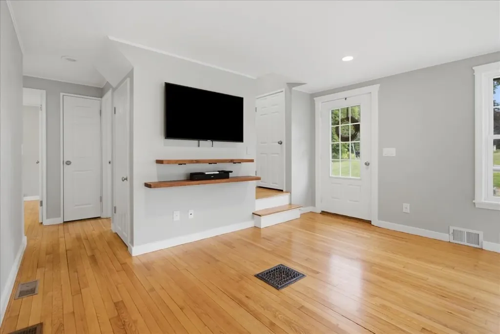 12 Reid Street Lisbon ME 04250