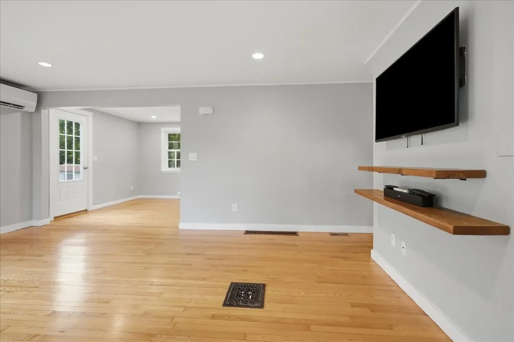 12 Reid Street Lisbon ME 04250