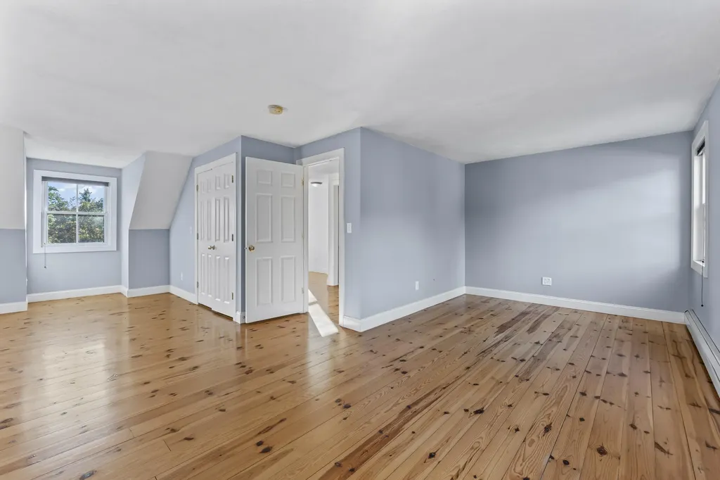 3 Bhoireann Lane York ME 03909