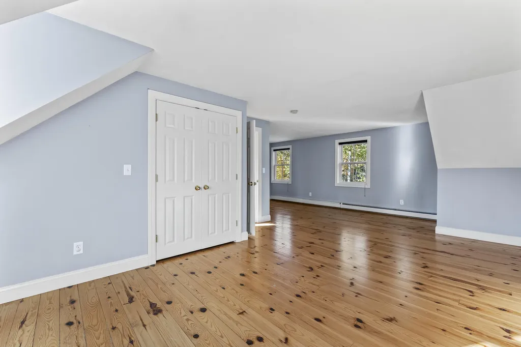 3 Bhoireann Lane York ME 03909