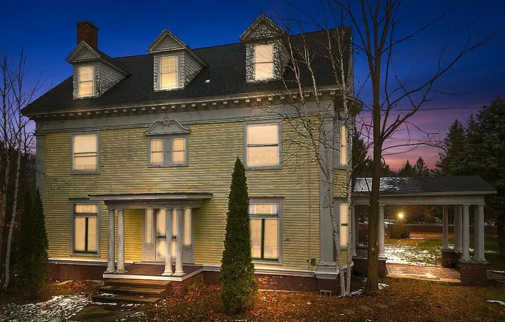 405 Pine Street Rumford ME 04276