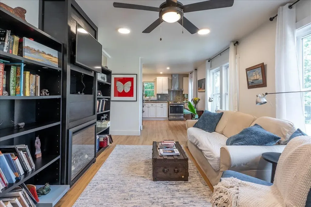 9 Oak Street Camden ME 04843