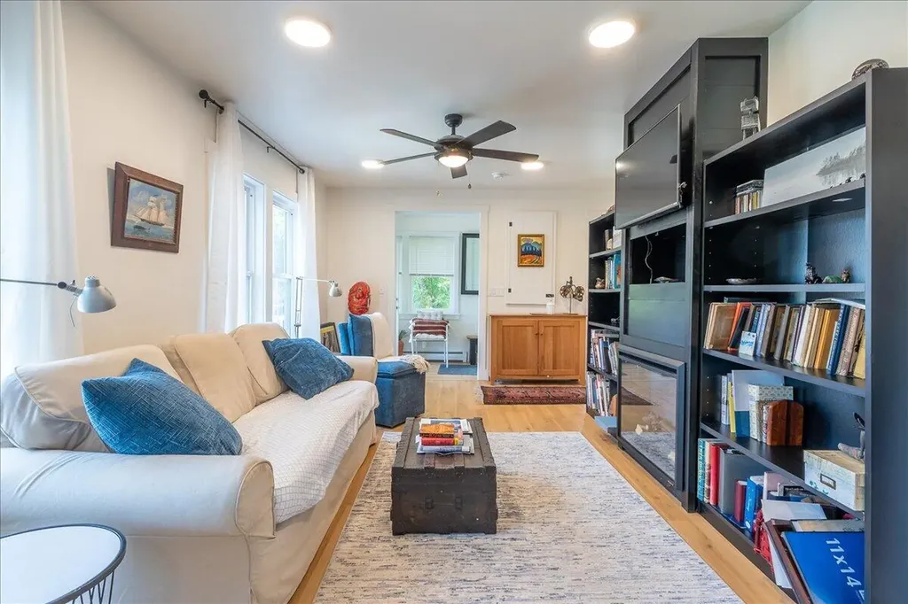 9 Oak Street Camden ME 04843