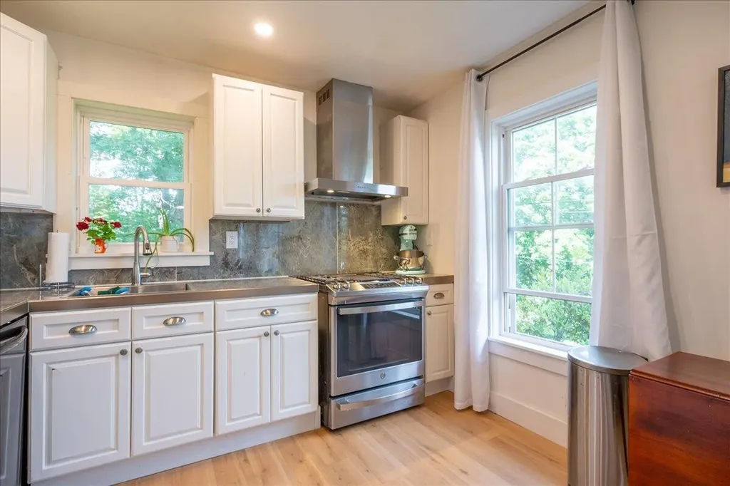9 Oak Street Camden ME 04843
