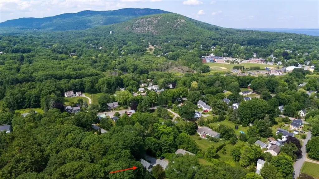 9 Oak Street Camden ME 04843