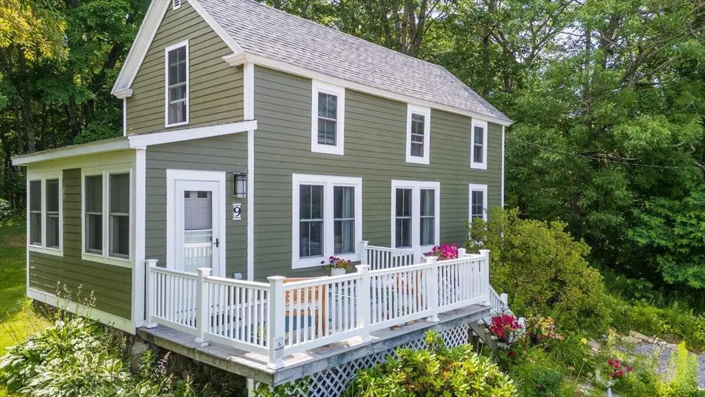 9 Oak Street Camden ME 04843