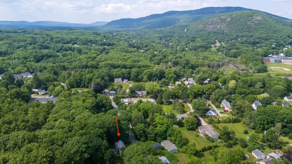 9 Oak Street Camden ME 04843