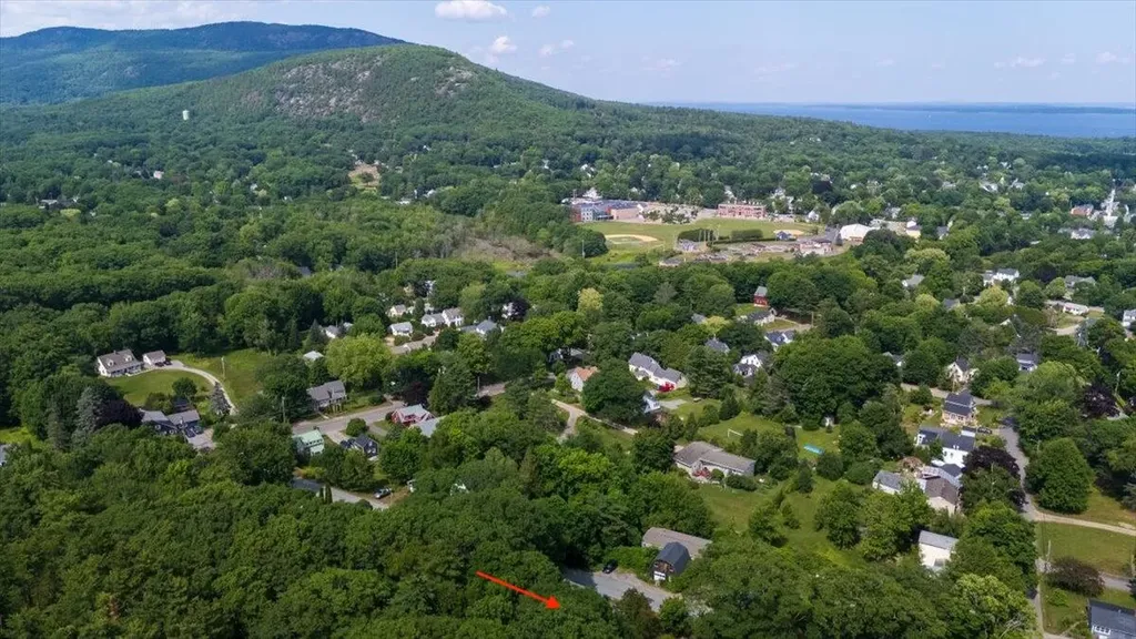 9 Oak Street Camden ME 04843