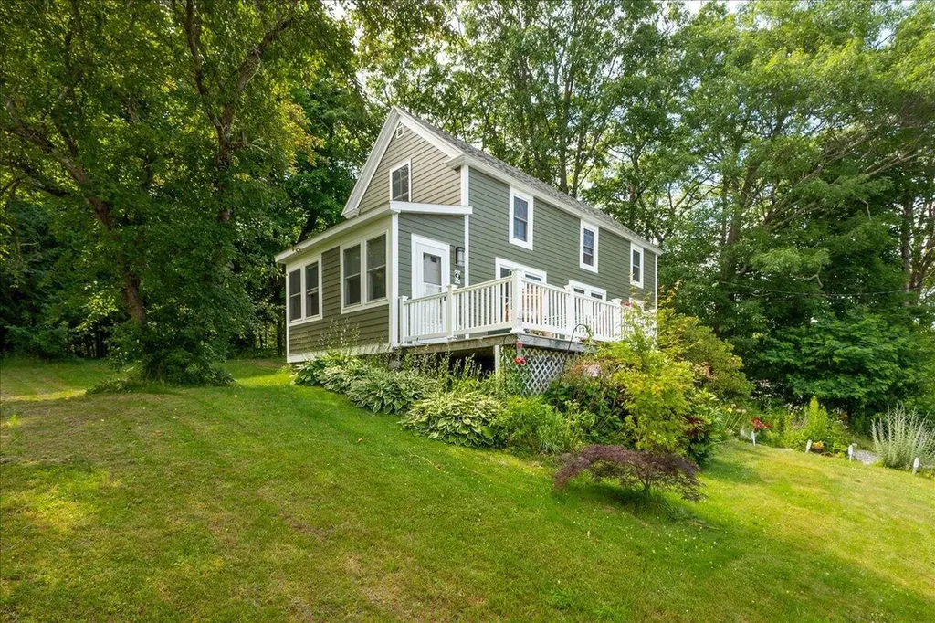 9 Oak Street Camden ME 04843
