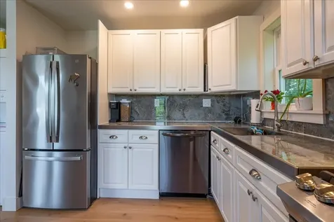 9 Oak Street Camden ME 04843