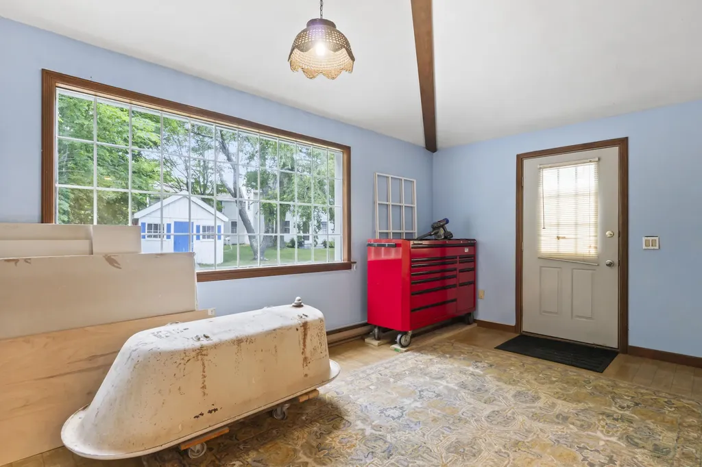 16 Eastern Avenue Boothbay Harbor ME 04538